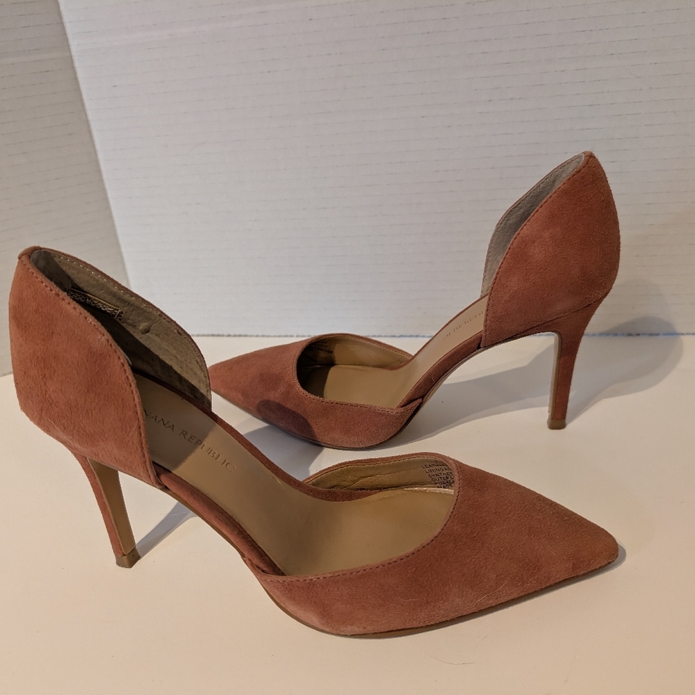 Banana Republic Womens‎ Cafe Au Lait Brown Suede Heels Sz.6 - Picture 9 of 14